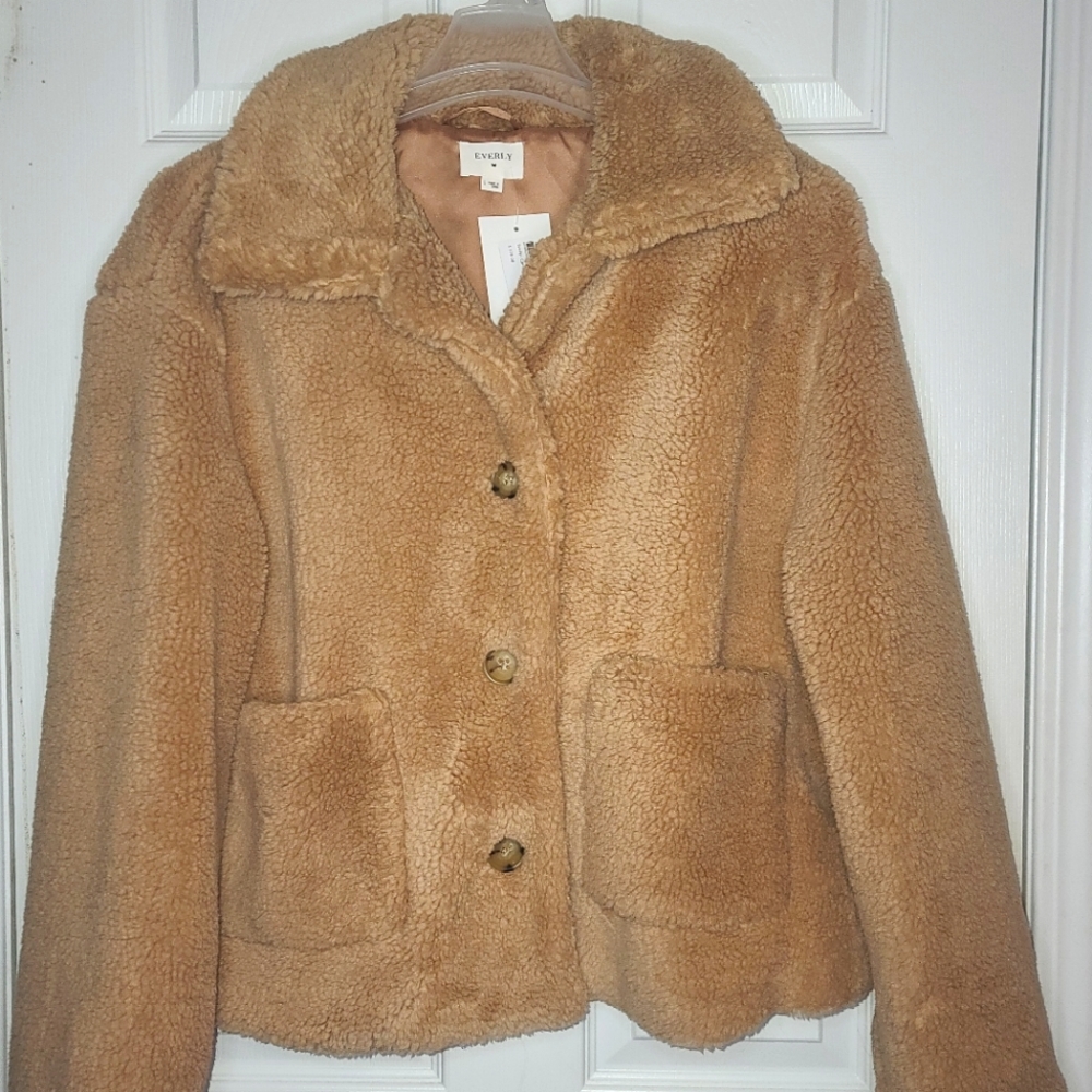 NWT Everly Camel Teddy Coat
